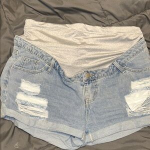 Distressed maternity shorts